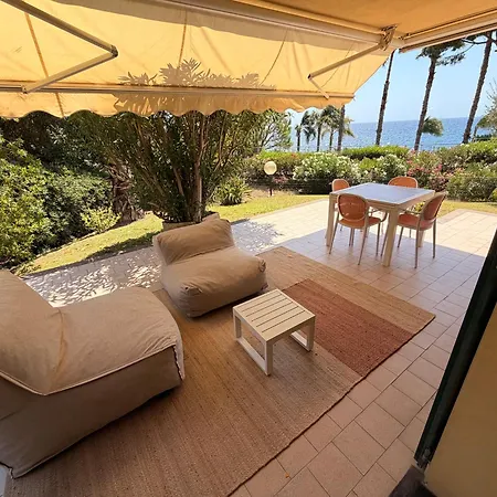 Sea View - Pool - Parking - Bikes شقة