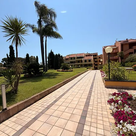 Sea View - Pool - Parking - Bikes Apartment